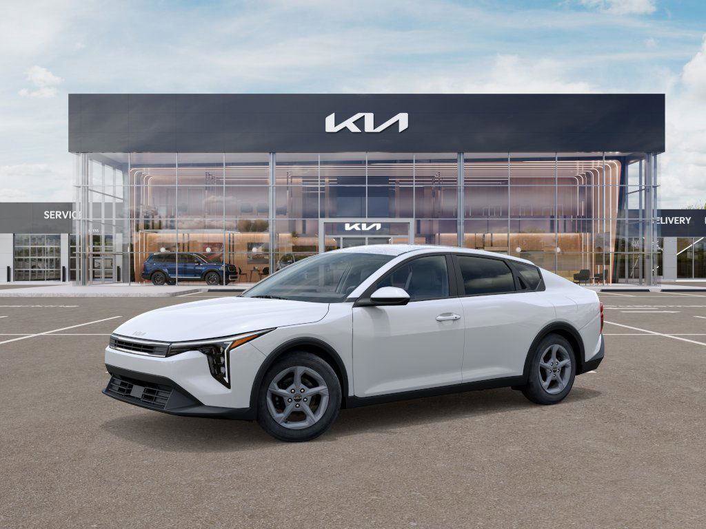 New 2025 Kia K4 LXS image 3