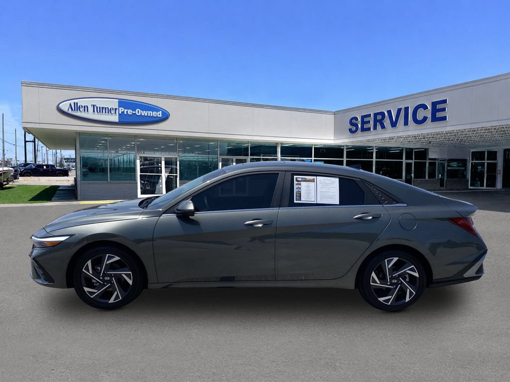 Certified 2024 Hyundai Elantra Limited FWD image 5