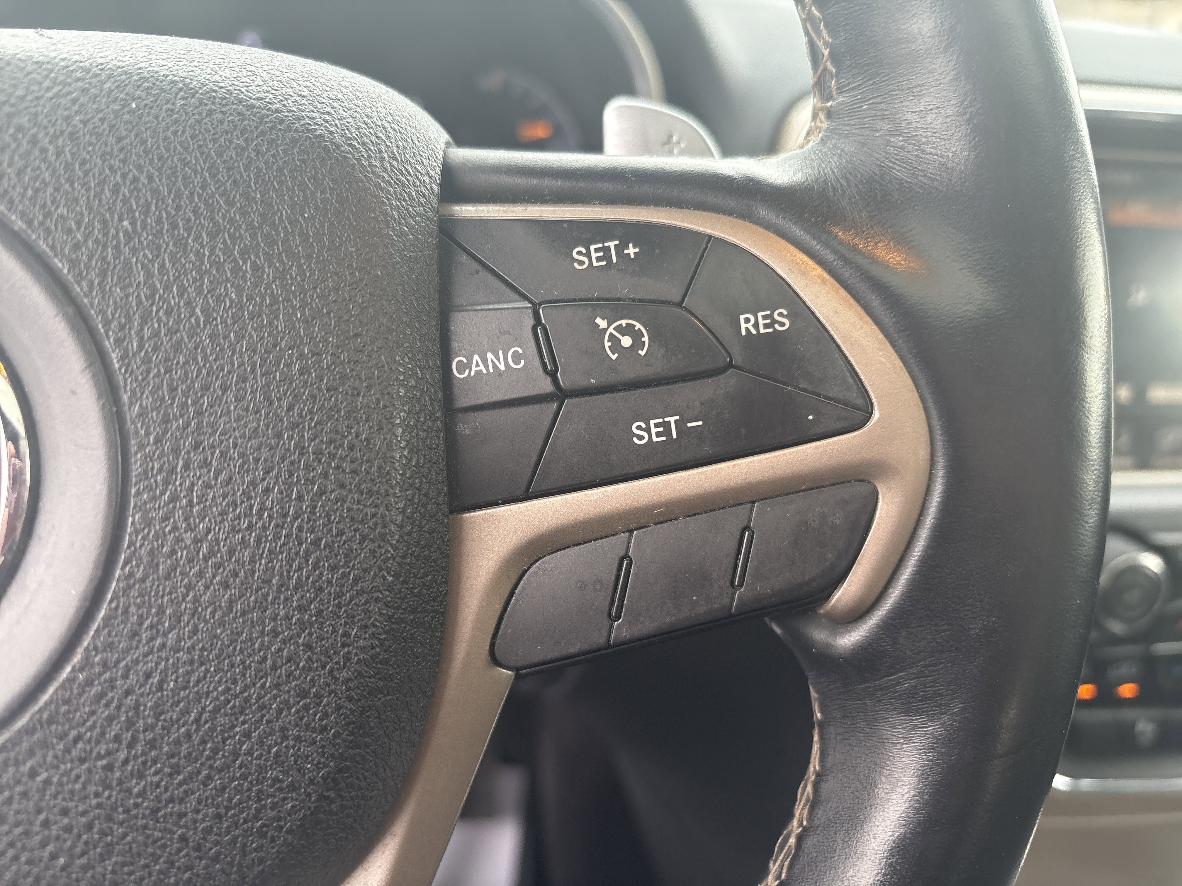 Used 2016 Jeep Grand Cherokee Limited image 19