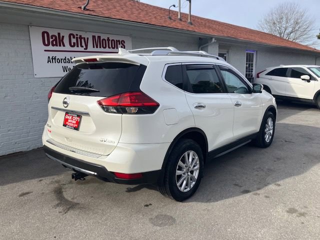 Used 2017 Nissan Rogue SV w/ SV Premium Package image 5