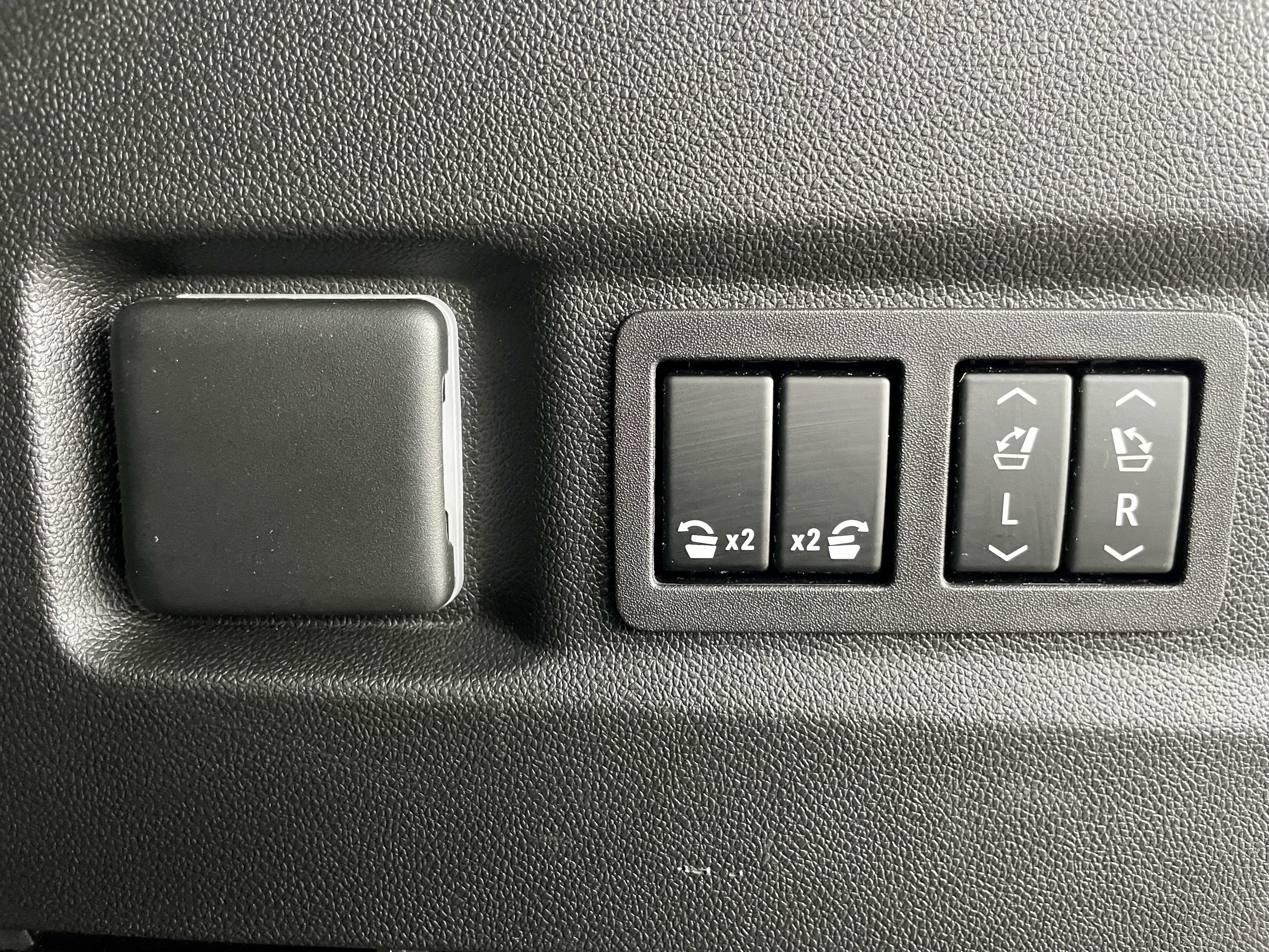 Used 2023 Chevrolet Tahoe Premier w/ Advanced Technology Package AWD/4WD image 41
