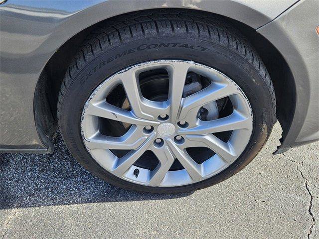 Used 2019 Buick Regal Avenir w/ Driver Confidence Package II image 16