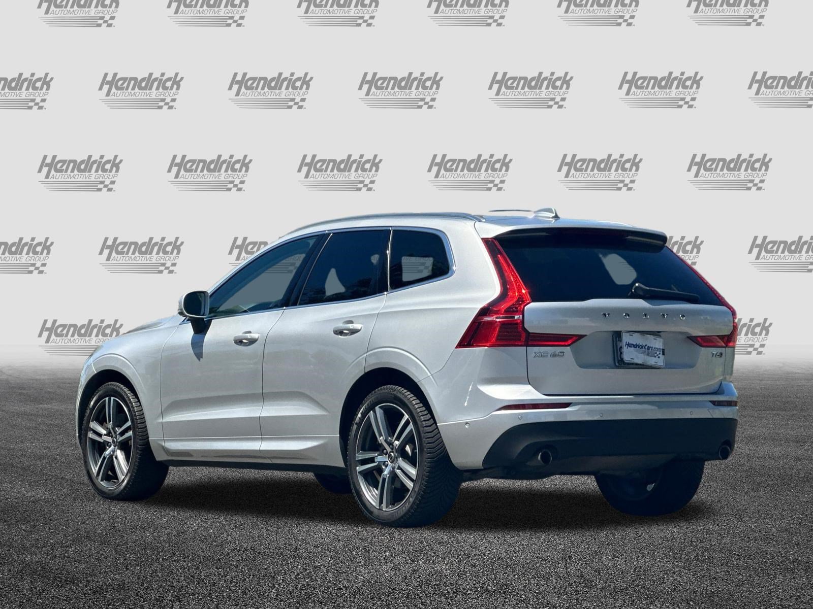 Used 2018 Volvo XC60 T6 Momentum w/ Convenience Package AWD/4WD image 7