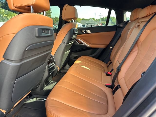 Used 2022 BMW X6 xDrive40i w/ Executive Package AWD/4WD image 14