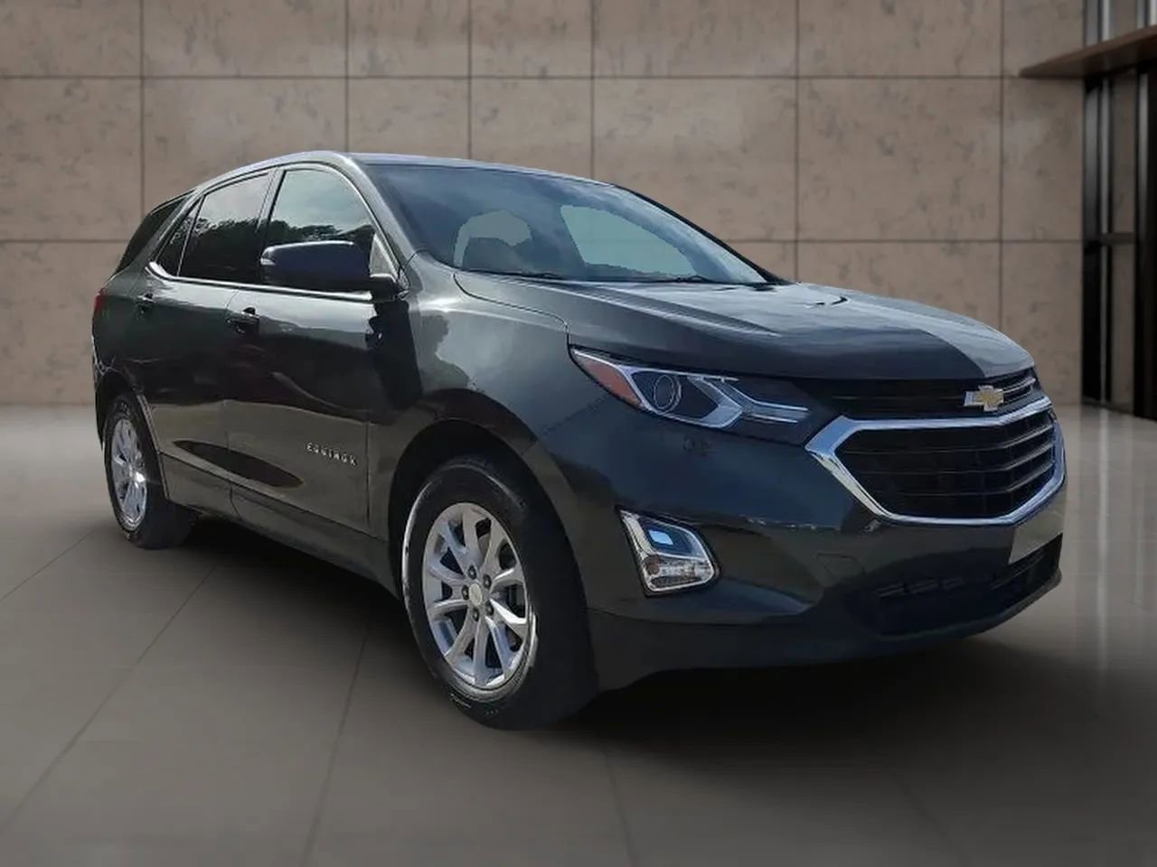 Used 2019 Chevrolet Equinox LT image 2