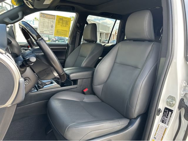 Used 2023 Lexus GX 460 Premium w/ Premium Package image 7