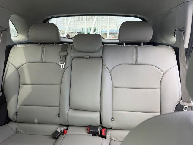 Used 2020 Kia Niro LXS FWD image 12