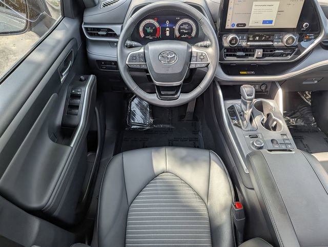 Certified 2026 Toyota Highlander XSE image 12