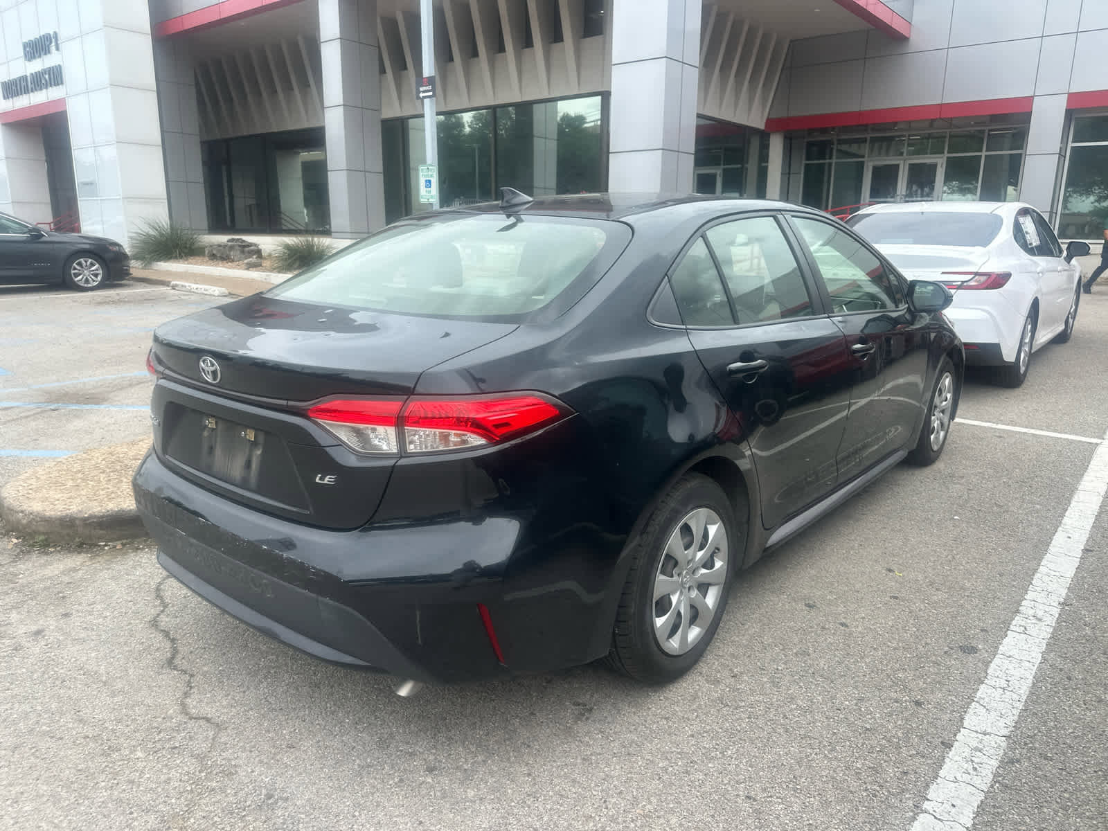 Used 2021 Toyota Corolla LE FWD image 16