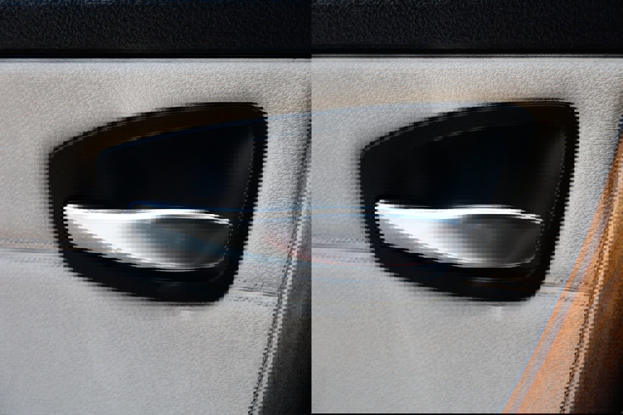 Used 2012 BMW 135i Convertible w/ Premium Pkg RWD image 44