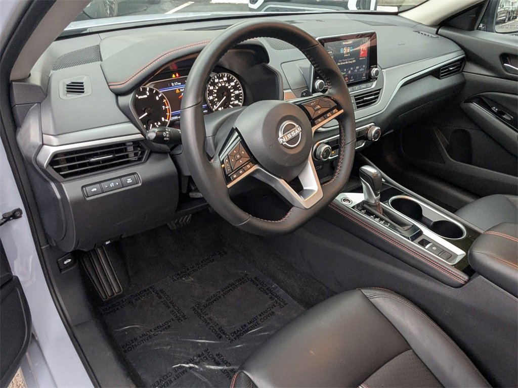 Used 2025 Nissan Altima 2.5 SR image 13