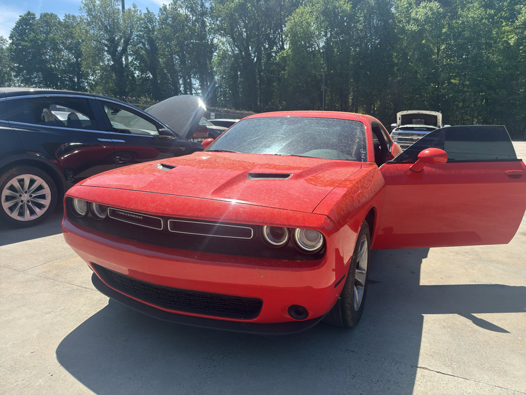 Used 2022 Dodge Challenger SXT RWD image 1
