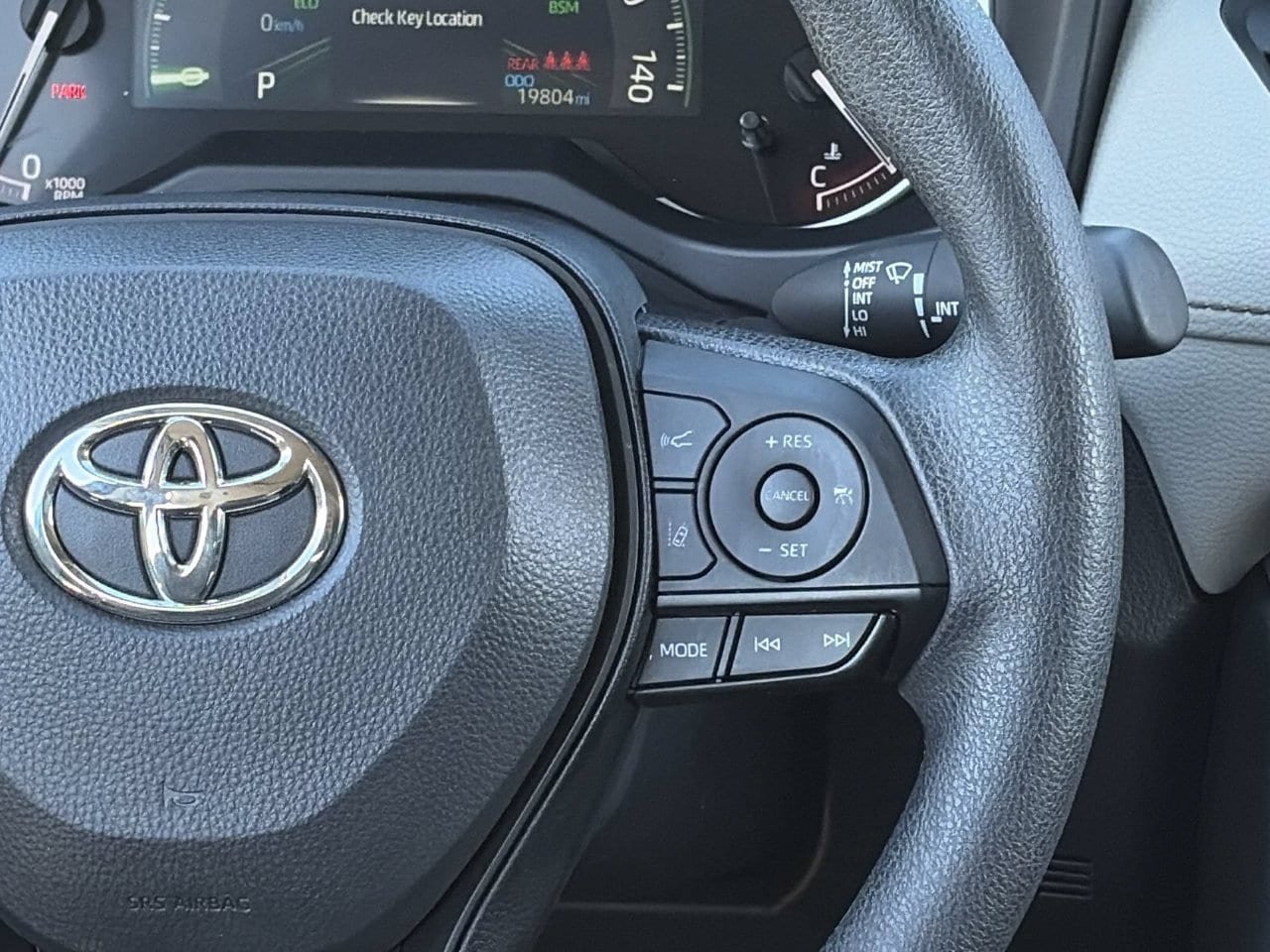 Used 2025 Toyota RAV4 XLE w/ Convenience Package FWD image 23