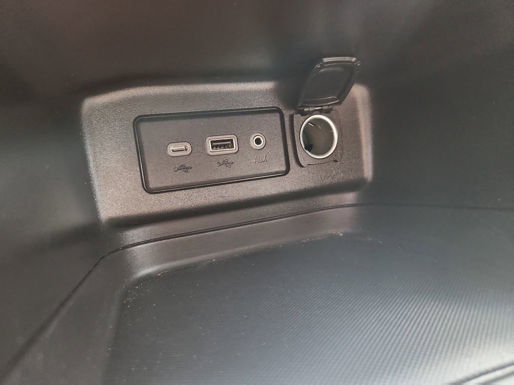 Used 2023 Chevrolet Equinox LT AWD/4WD image 29