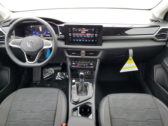 New 2026 Volkswagen Taos SE image 8