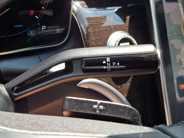 Used 2025 Mercedes-Benz GLC 300 4MATIC image 15