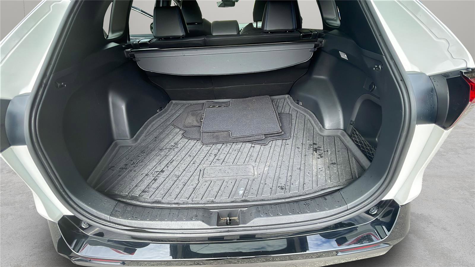 Used 2020 Toyota RAV4 XSE w/ XSE Grade Weather Package image 24