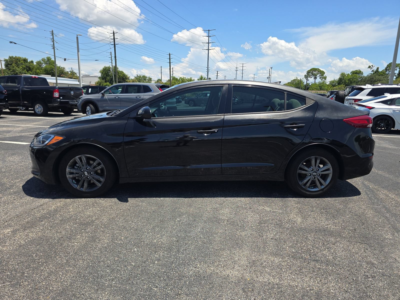 Used 2017 Hyundai Elantra SE FWD image 6