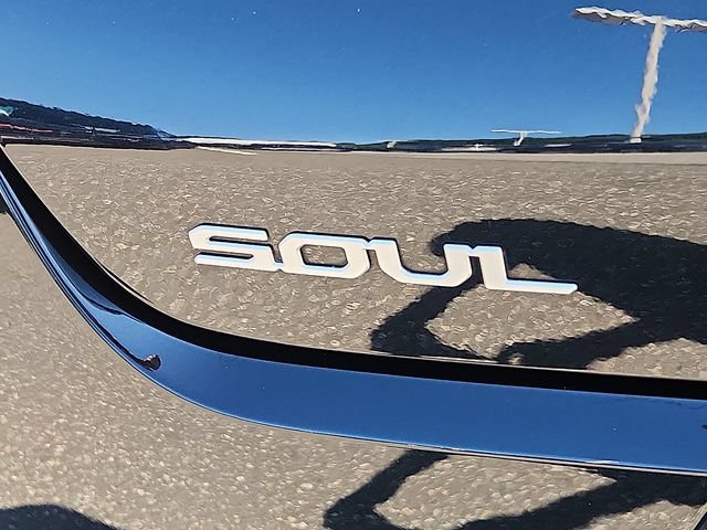 Used 2023 Kia Soul LX FWD image 32