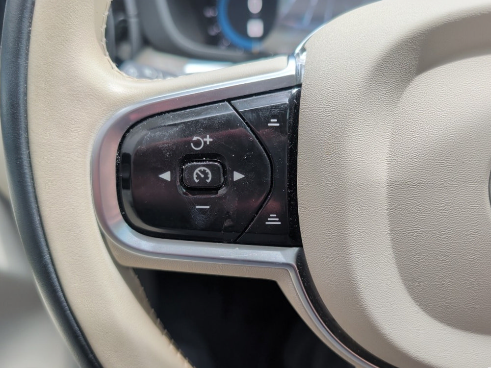 Used 2023 Volvo XC60 B6 Ultimate w/ Protection Package Premier AWD/4WD image 9