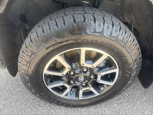 Used 2017 Toyota Tundra SR5 w/ TRD Off Road Package AWD/4WD image 10