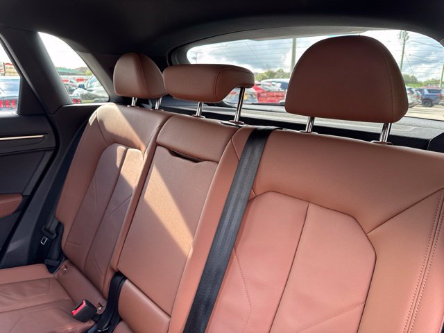 Used 2023 Audi Q3 2.0T Premium w/ Convenience Package AWD/4WD image 21