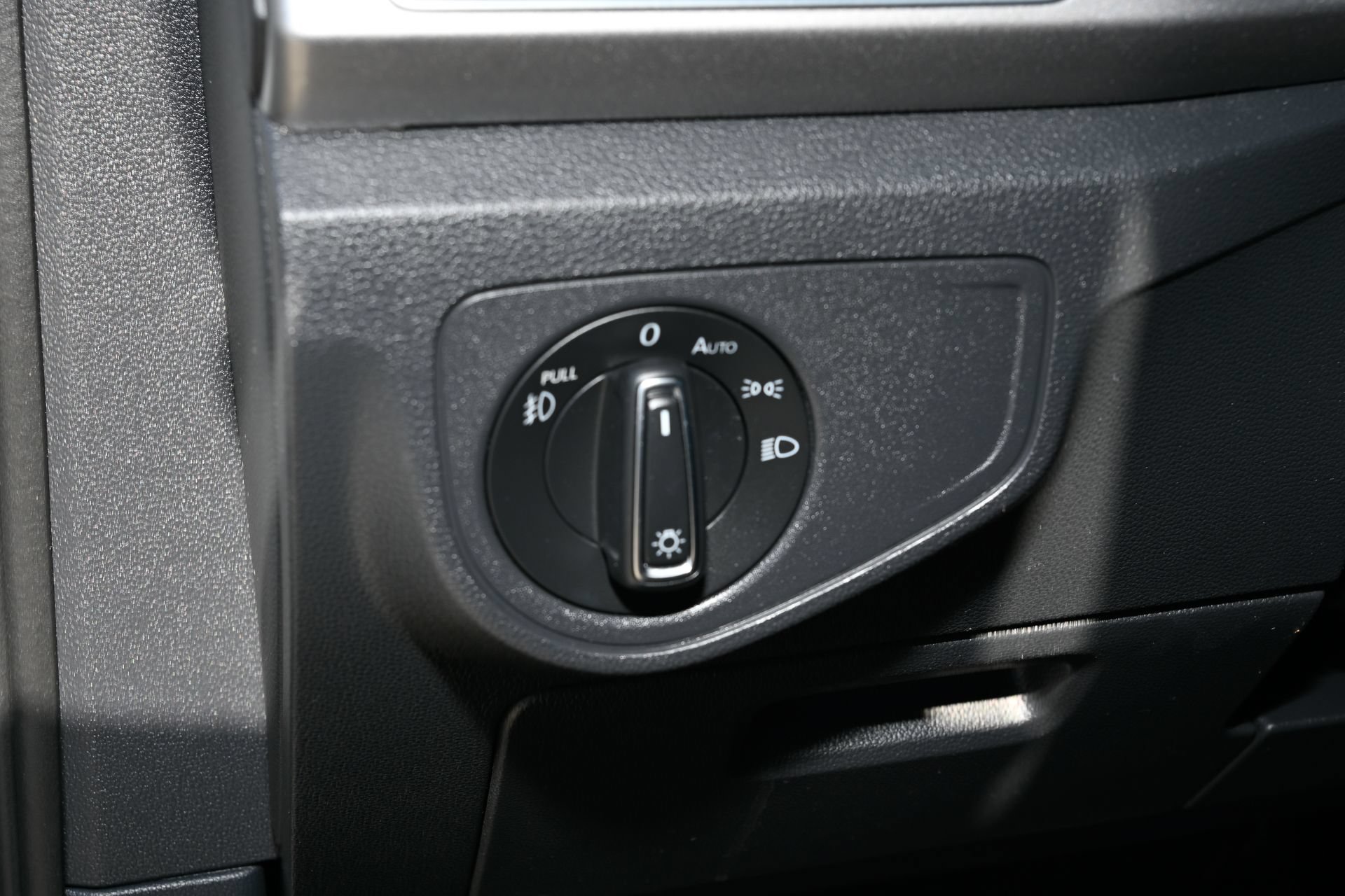 Used 2019 Volkswagen Atlas SE FWD image 26