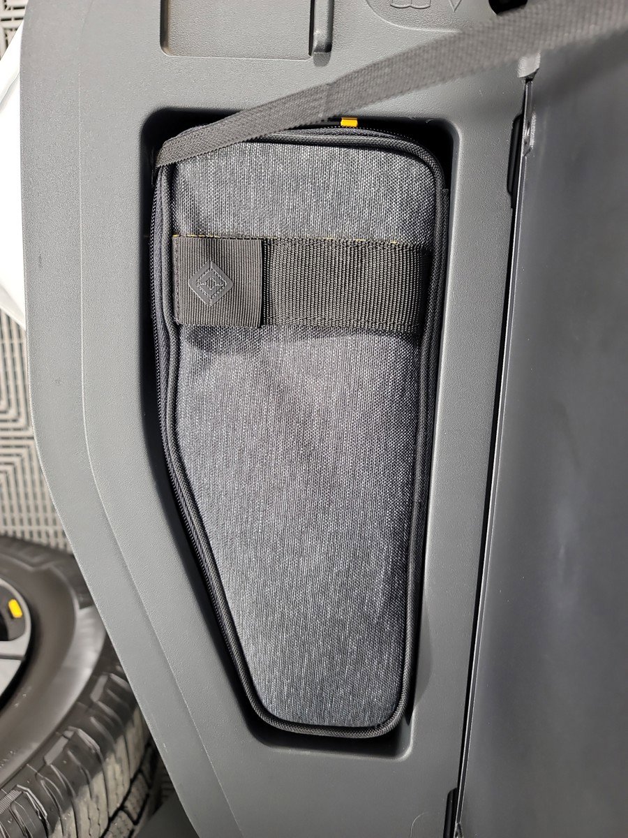 Used 2022 Rivian R1T Adventure image 32