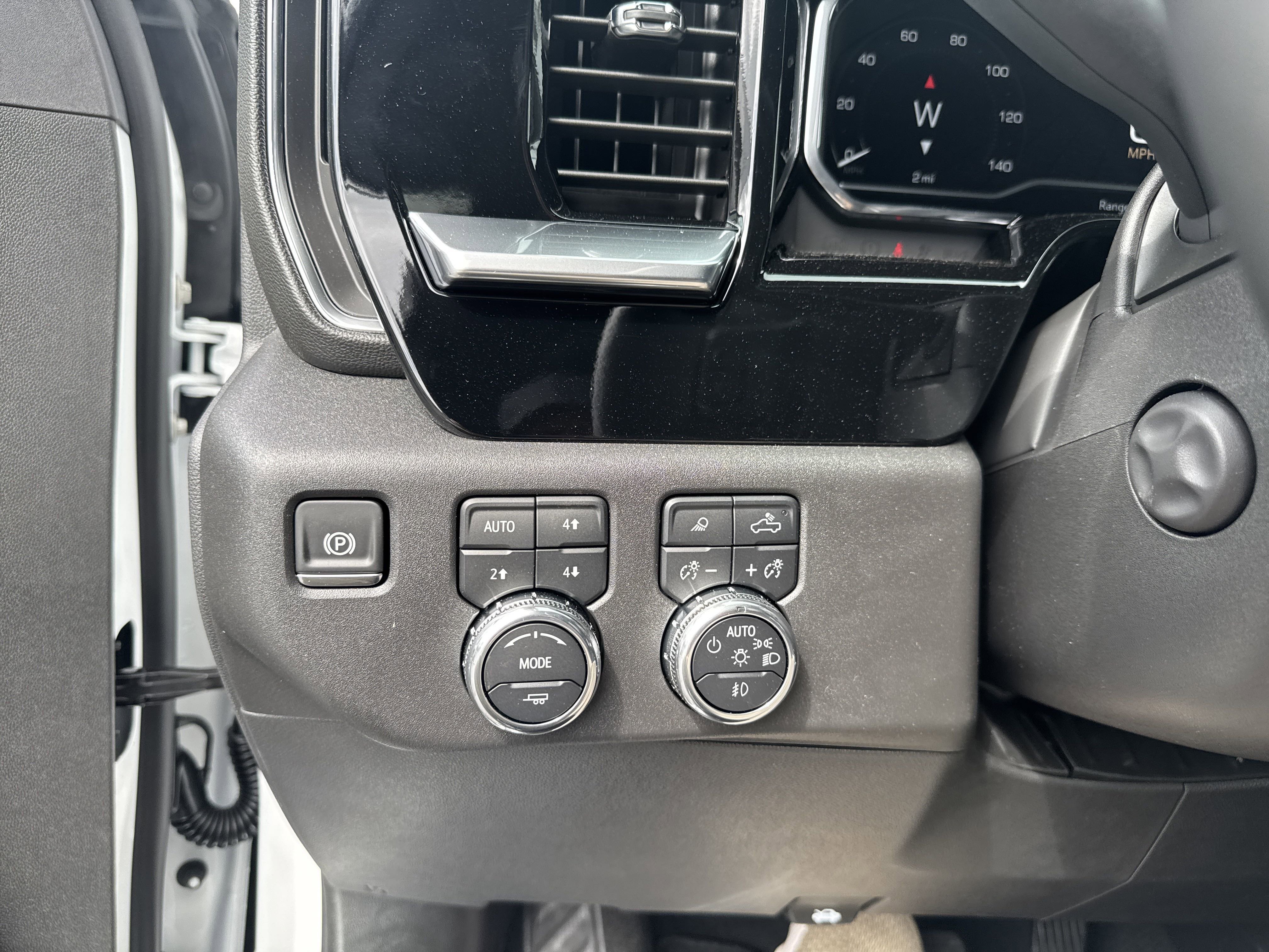 New 2025 GMC Sierra 1500 SLT w/ SLT Premium Package image 30