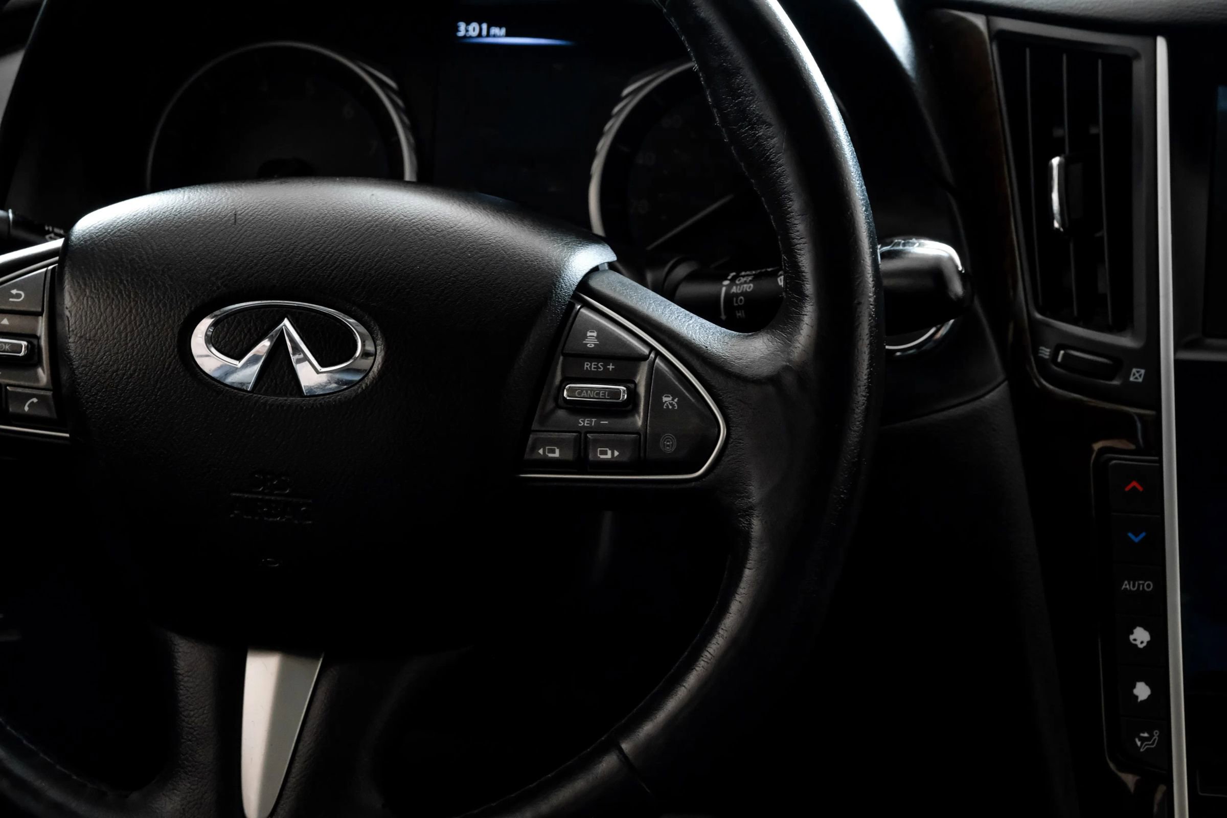 Used 2016 INFINITI Q50 3.0t Premium w/ Driver Assistance Package image 16