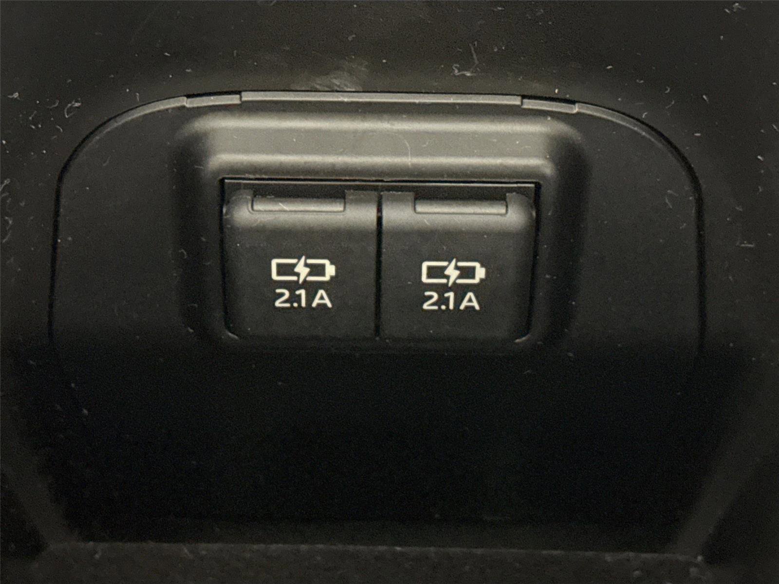 Used 2020 Toyota RAV4 XLE Premium FWD image 33