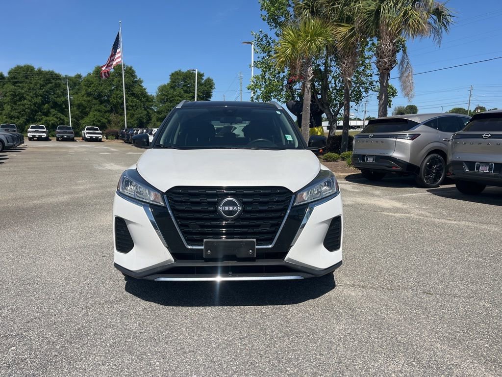 Used 2022 Nissan Kicks SV FWD image 2