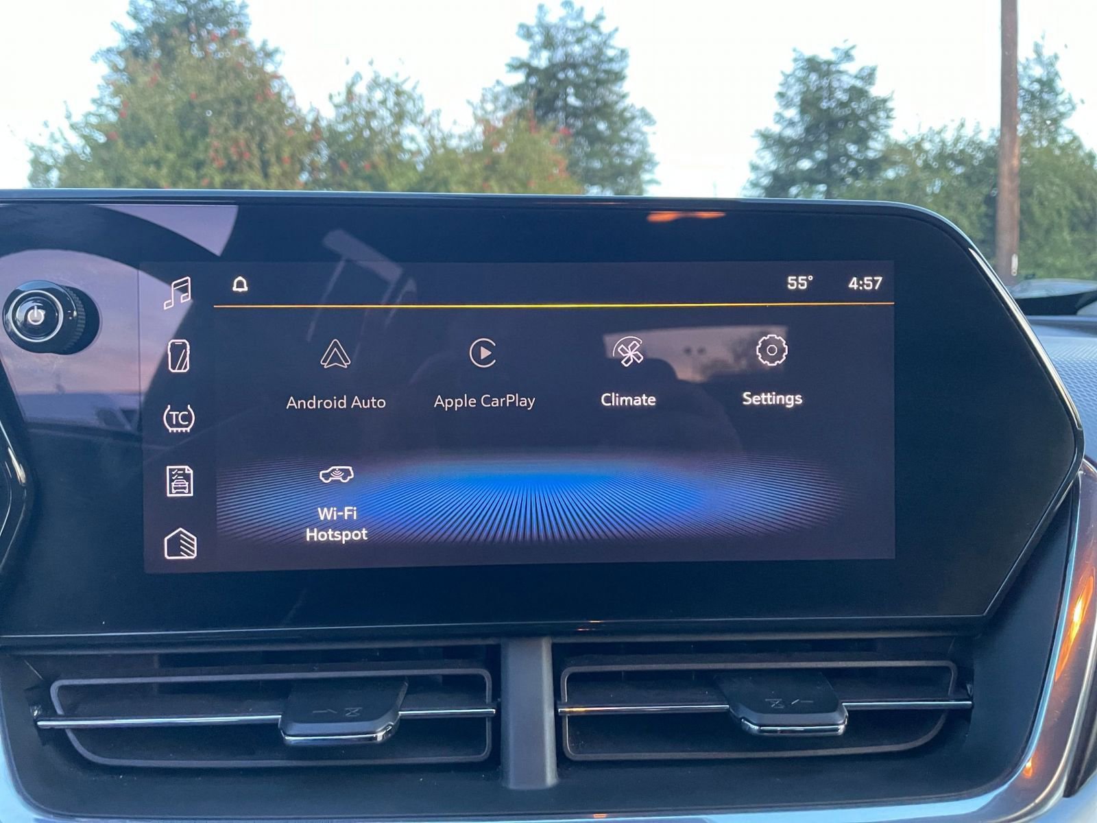 Used 2025 Chevrolet Trax LT w/ LT Convenience Package image 21