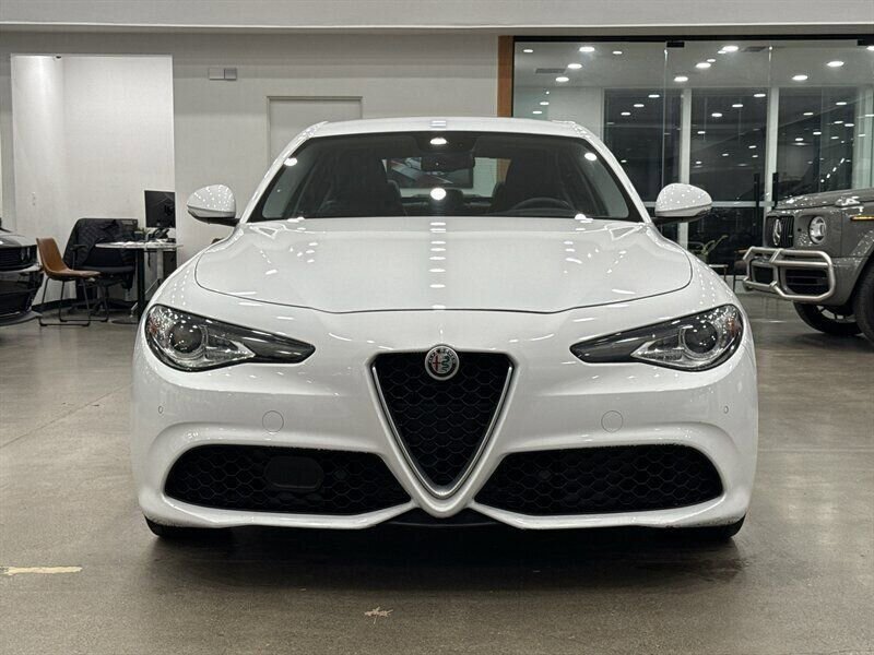 Used 2018 Alfa Romeo Giulia Ti Sport w/ Quick Order Package 22S Sport image 2