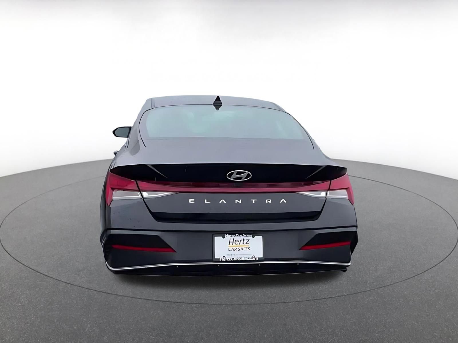 Used 2025 Hyundai Elantra SEL image 12