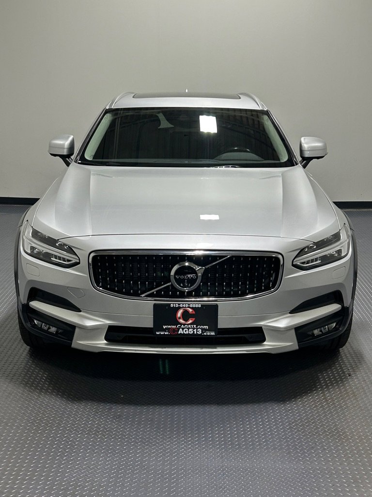 Used 2018 Volvo V90 T5 Cross Country w/ Convenience Package image 3