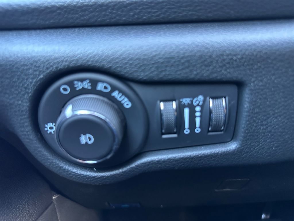 New 2026 Chrysler Pacifica Select image 18