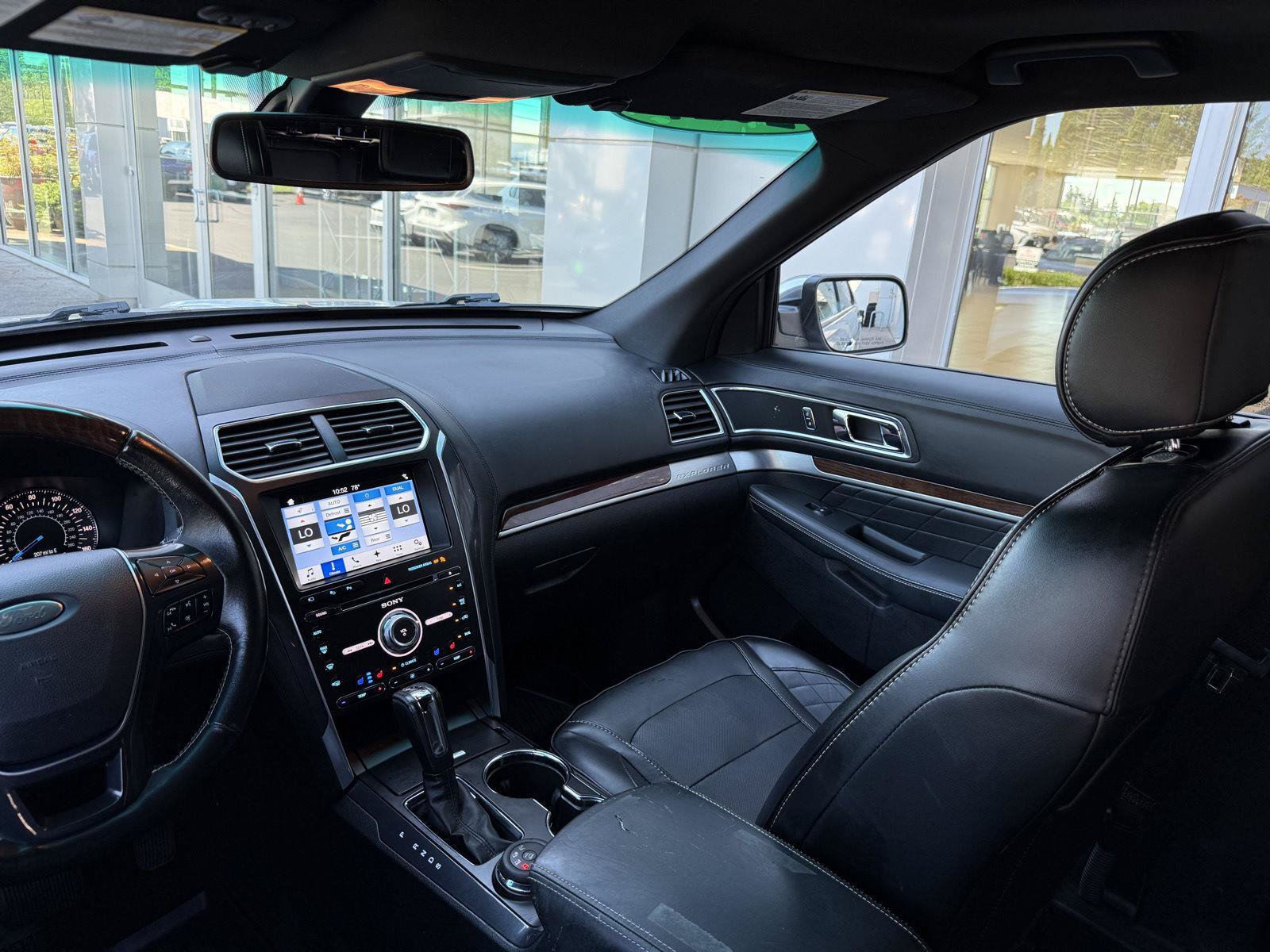 Used 2017 Ford Explorer Platinum AWD/4WD image 18