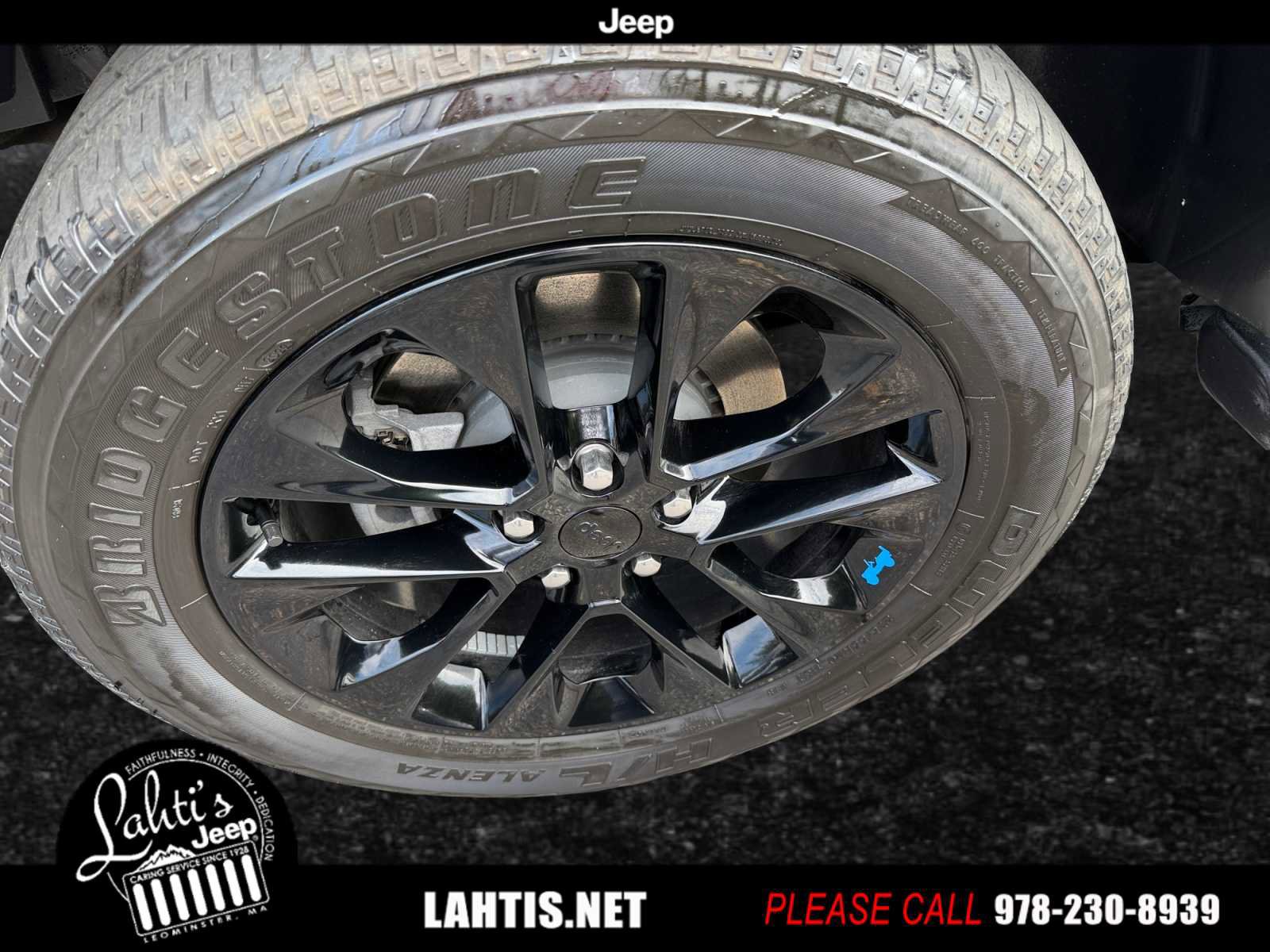 Used 2022 Jeep Wrangler Unlimited Sahara w/ Cold Weather Group image 9