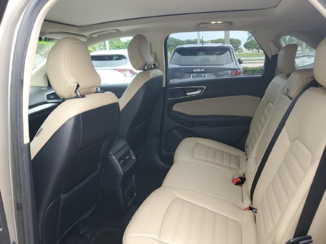 Used 2018 Ford Edge SEL w/ Equipment Group 201A AWD/4WD image 10