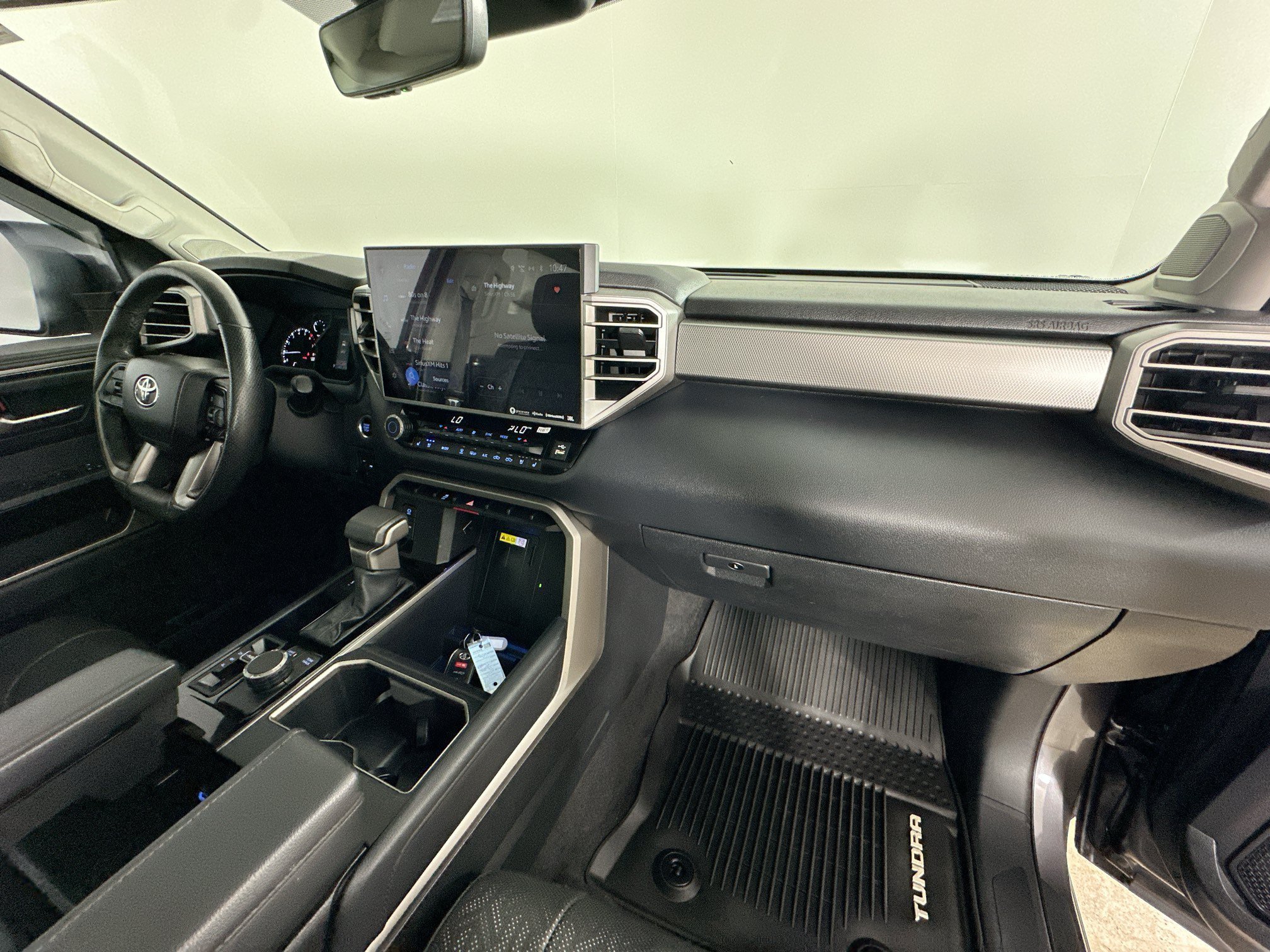 Used 2022 Toyota Tundra Limited w/ Power Package AWD/4WD image 42