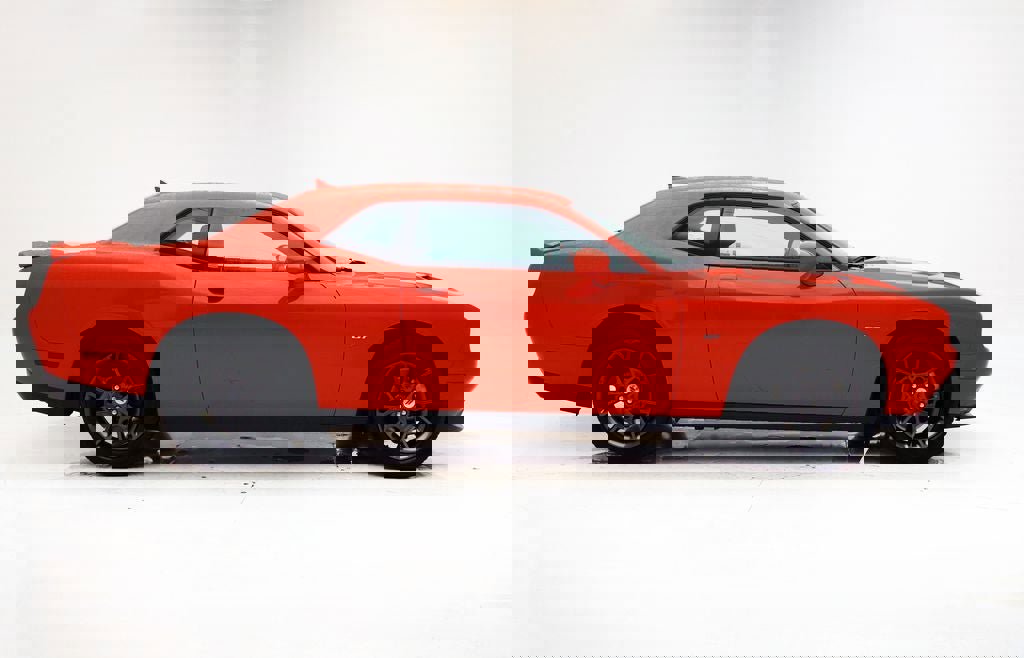 Used 2018 Dodge Challenger GT w/ Technology Group image 3