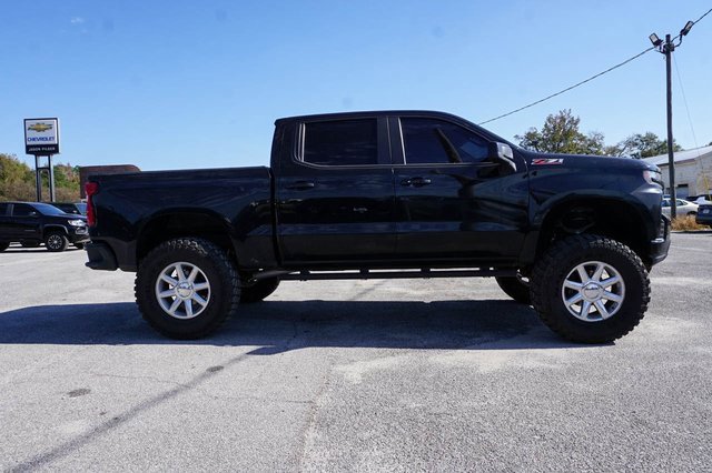 Used 2021 Chevrolet Silverado 1500 RST w/ Convenience Package II image 3