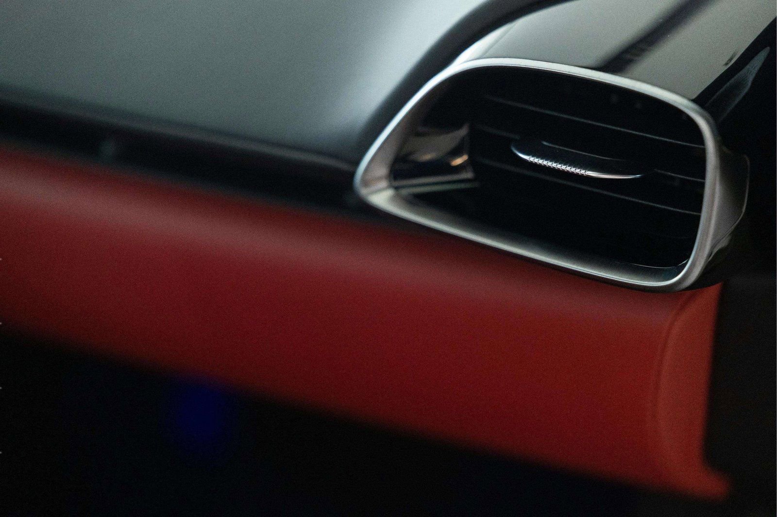 Used 2023 McLaren Artura image 17