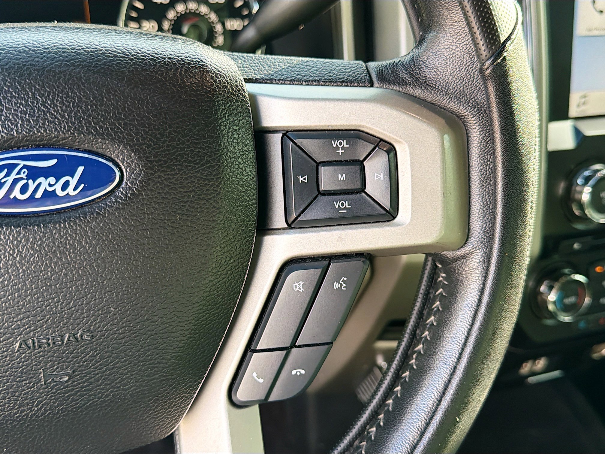 Used 2017 Ford F150 Lariat w/ Equipment Group 501A Mid image 35