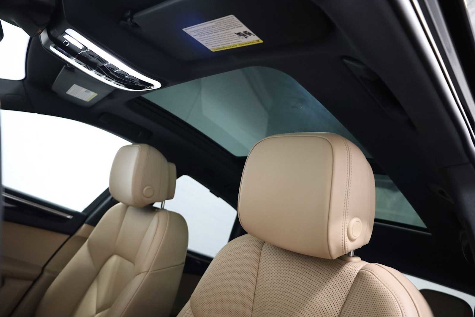 Certified 2024 Porsche Macan AWD/4WD image 20