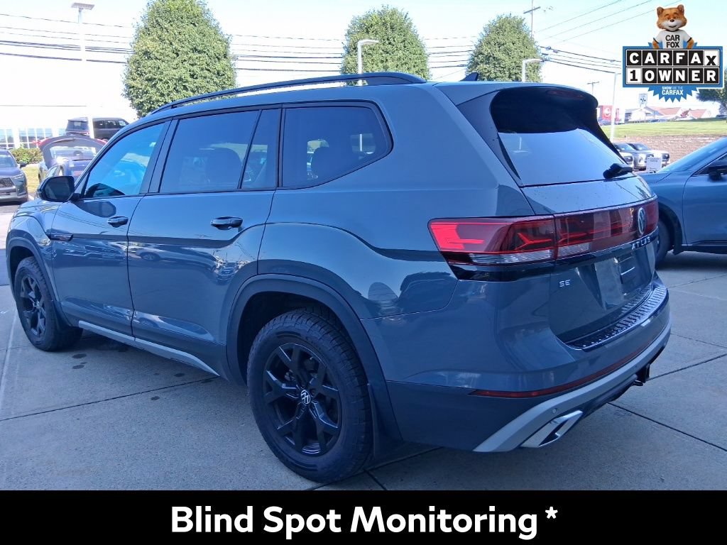 Used 2025 Volkswagen Atlas Peak Edition SE AWD/4WD image 5