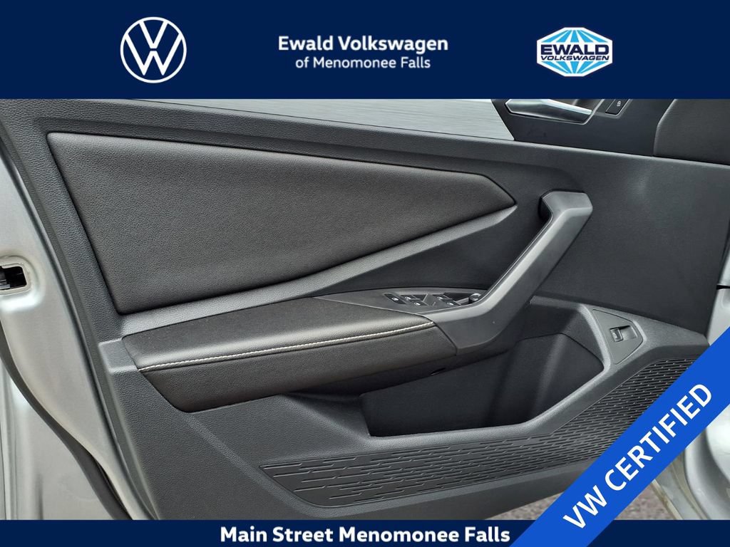 Used 2026 Volkswagen Jetta Sport FWD image 9