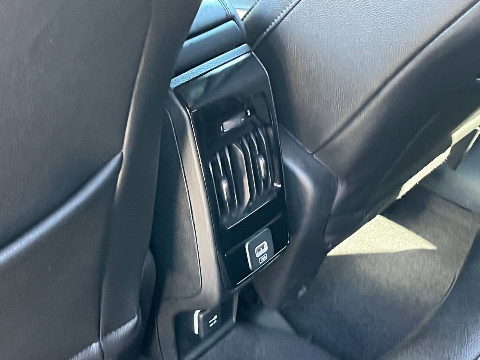 Used 2025 Jeep Compass Limited image 23