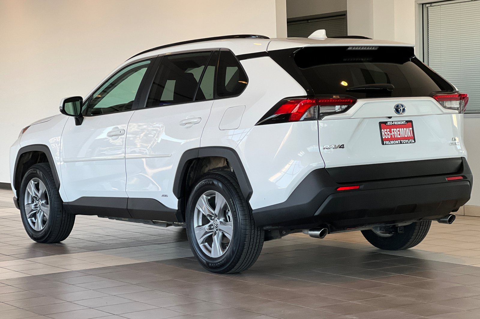 Certified 2024 Toyota RAV4 LE AWD/4WD image 6